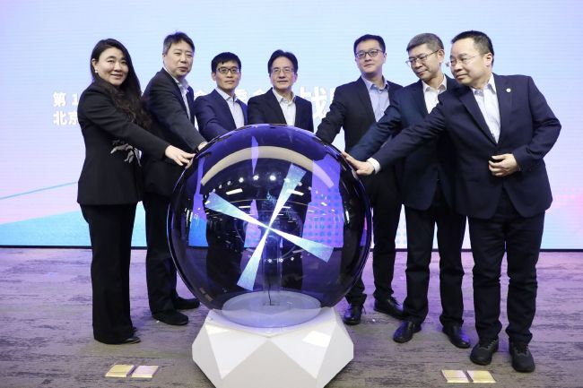亚洲精品在线播放视频